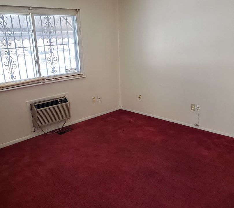 2nd image of 2710 Hoover Ave APT A