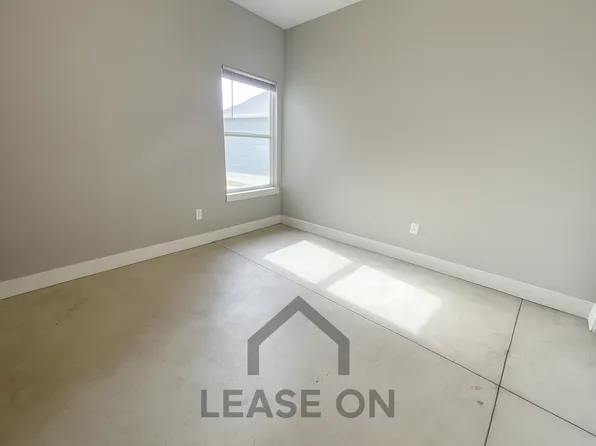 2520 W 55th St N, Wichita, KS 67204