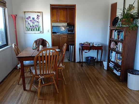 4th image of 2406 Rosina St