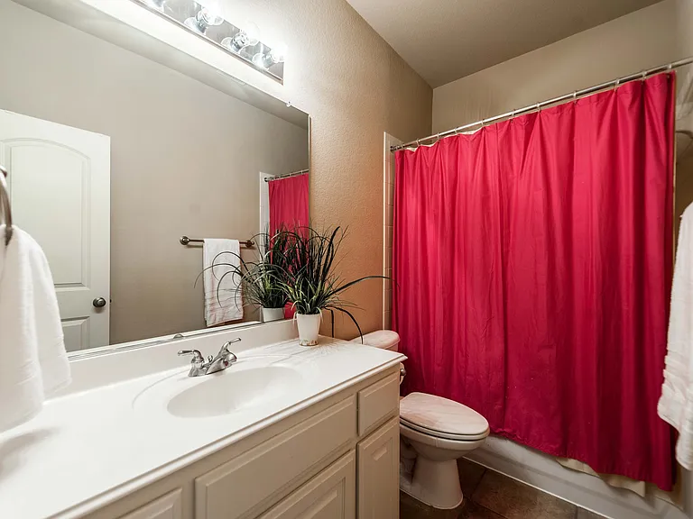 Full bath up stairs