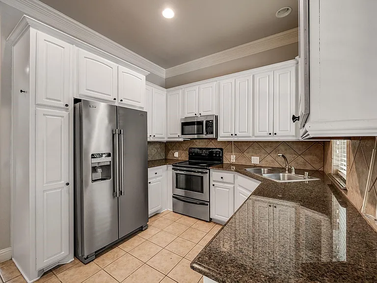 5836 La Vista Dr — Photo 11