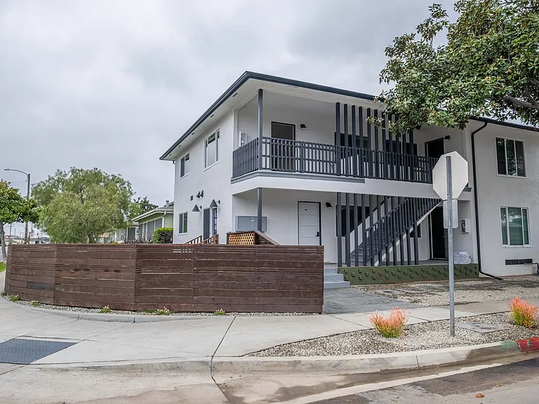 17901 Crenshaw Blvd Residences — Photo 37