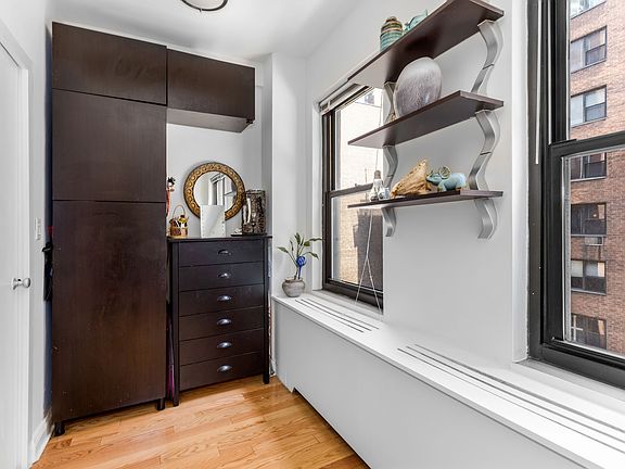 4th image of 2 Tudor City Pl APT 5NS