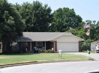 305 Beaumont Dr, Ardmore, OK 73401