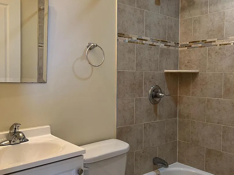 1516 W Diamond St #C — Photo 12