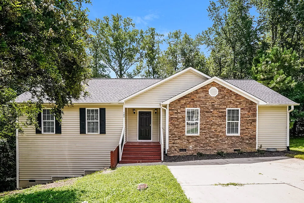 4 bed, 2.0 bath, 1467 sqft, $1,795 — Photo 1
