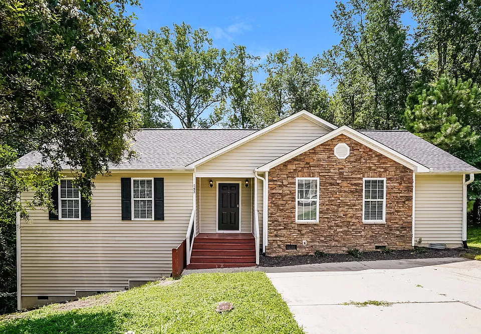 143 Locket Dr