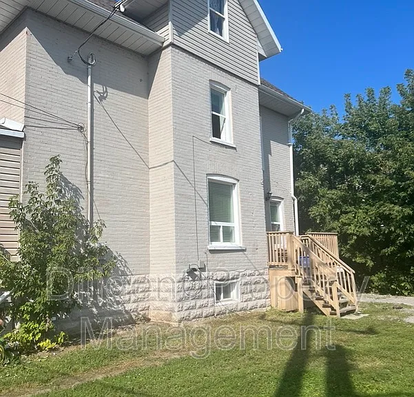 164 Stewart St #UPPER — Photo 34