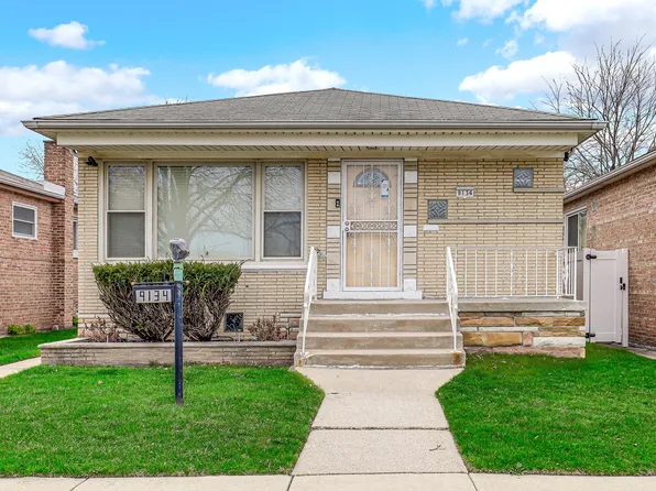 9134 S Marquette Ave, Chicago, IL 60617