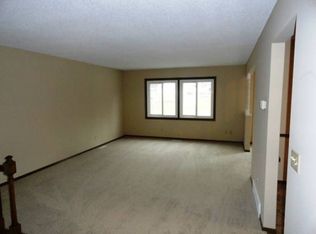 1490 Upper 55th St E, Inver Grove Heights, MN 55077