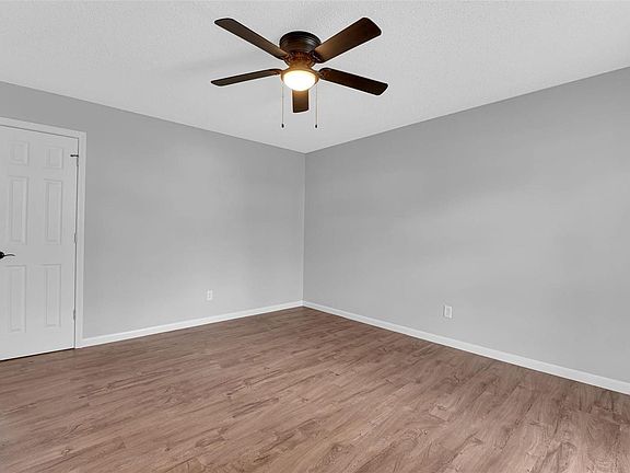 5th image of 6218 Silver Fox Dr