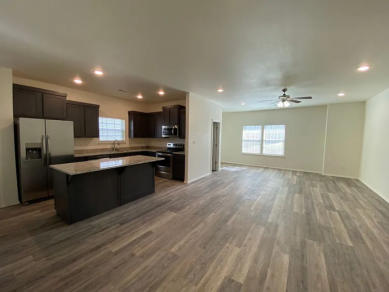 4211 Sante Fe Sq — Photo 23