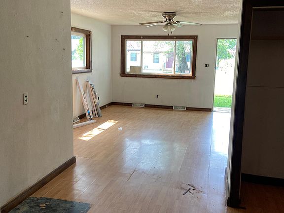 4th image of 17 Briarcliff Dr