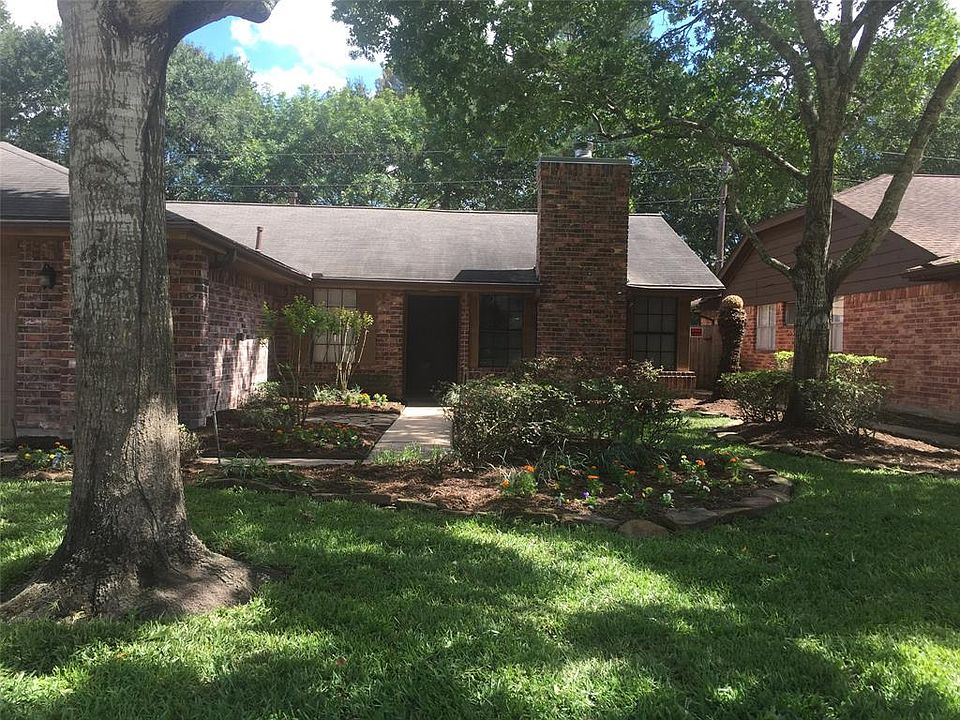 1st image of 5238 Pine Cliff Dr