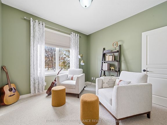 4th image of 240 Avondale Rd