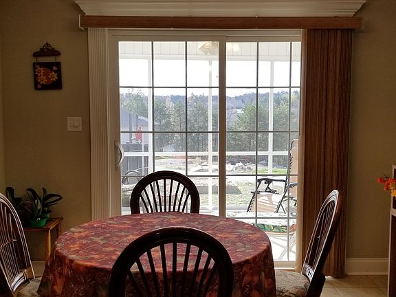 5th image of 1123 Cherbourg Dr