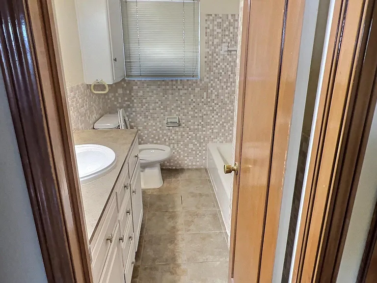 629 Montreal Dr — Photo 11