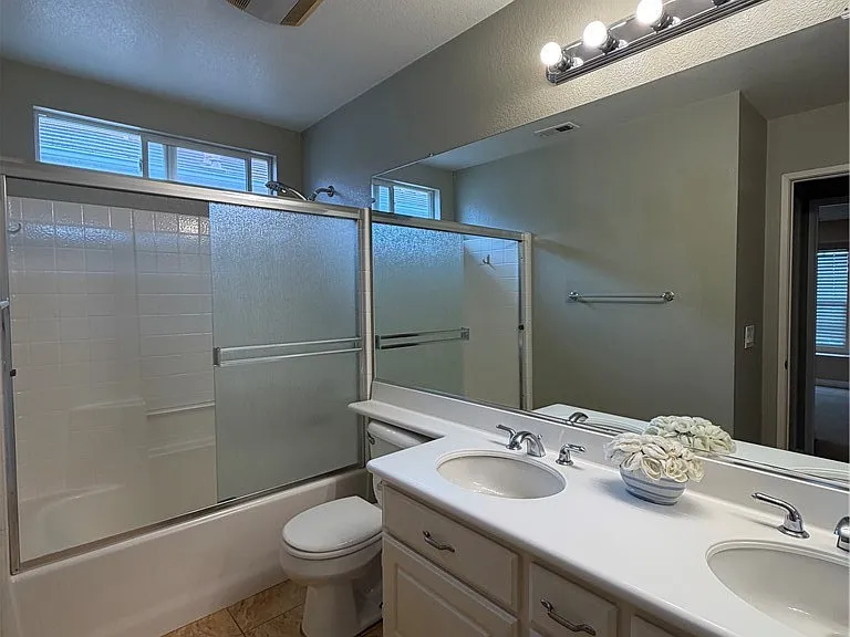 554 Robins Pl — Photo 20