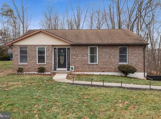 313 Ivy Ln, Douglassville, PA 19518