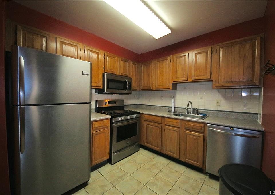 1st image of 302 Concord Ln