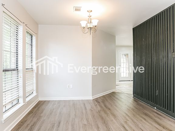 4th image of 2585 Morse Dr