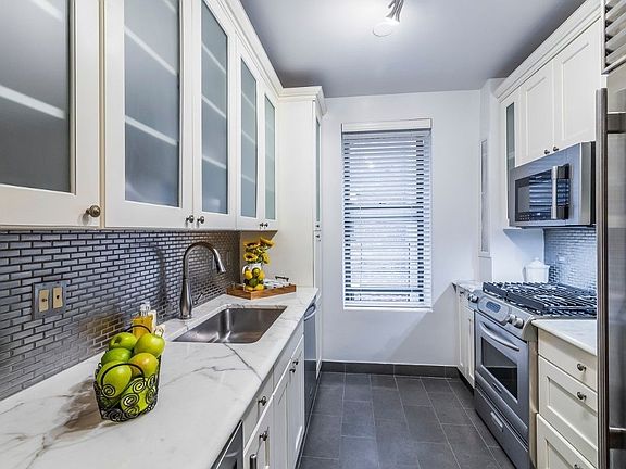 4th image of 314 W 100th St APT 61