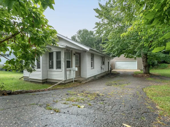 749 Hutchinson St, Kalamazoo, MI 49008