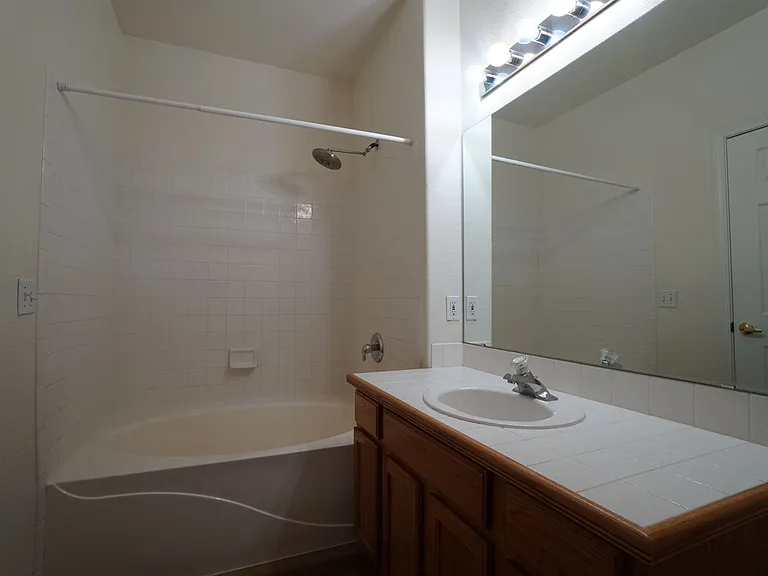 3770 Strawberry Field Grv #B — Photo 13