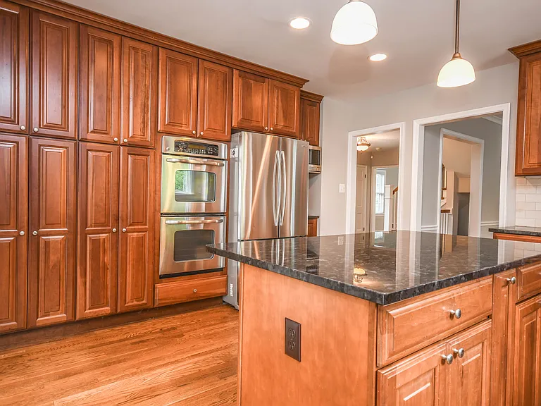 1211 Vinita Ln — Photo 11