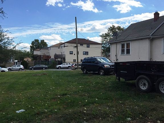 2nd image of 40 Eunice Pl