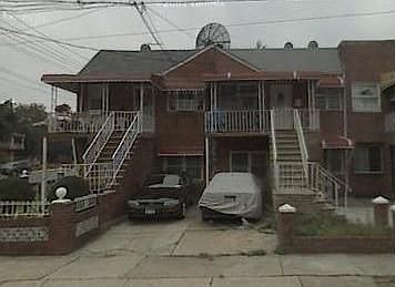 1st image of 984 E 106th St