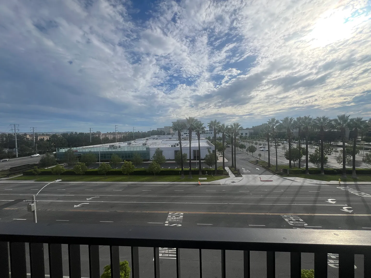 3 bed, 2816 sqft, $6,950 — Photo 3