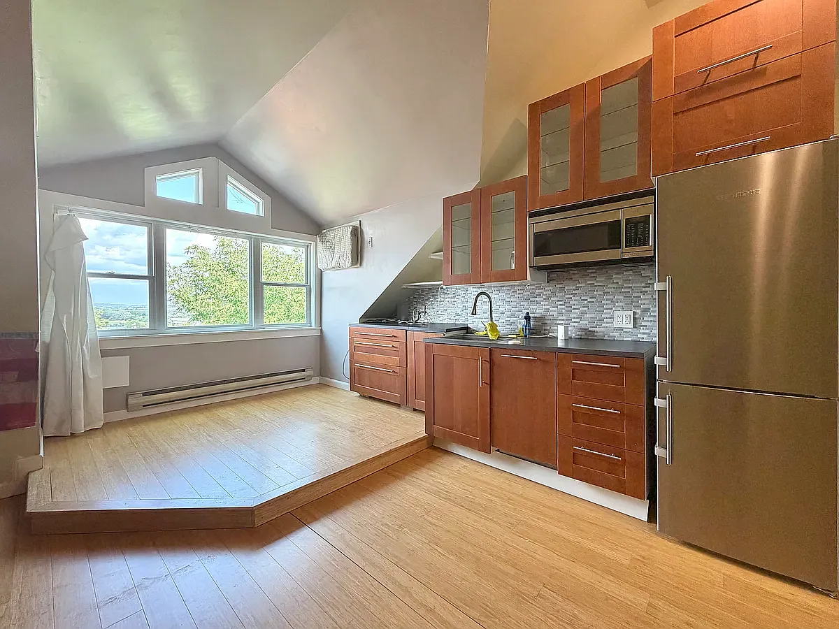 3 bed, 1750 sqft, $4,250 — Photo 2