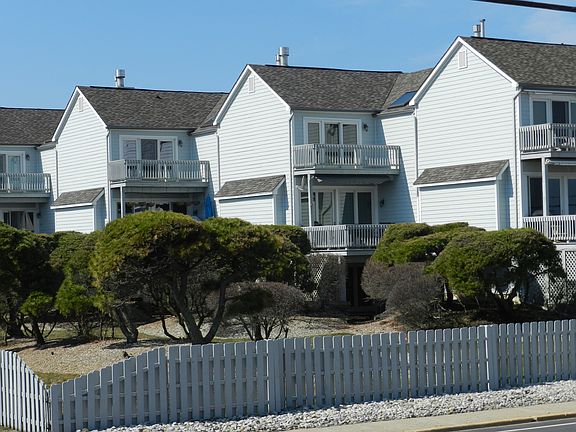 5th image of 174 Ocean Ave APT 6