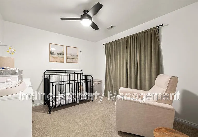 702 Durham Dr — Photo 11