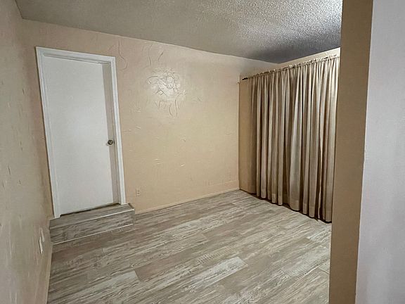5th image of 407 Solar Dr