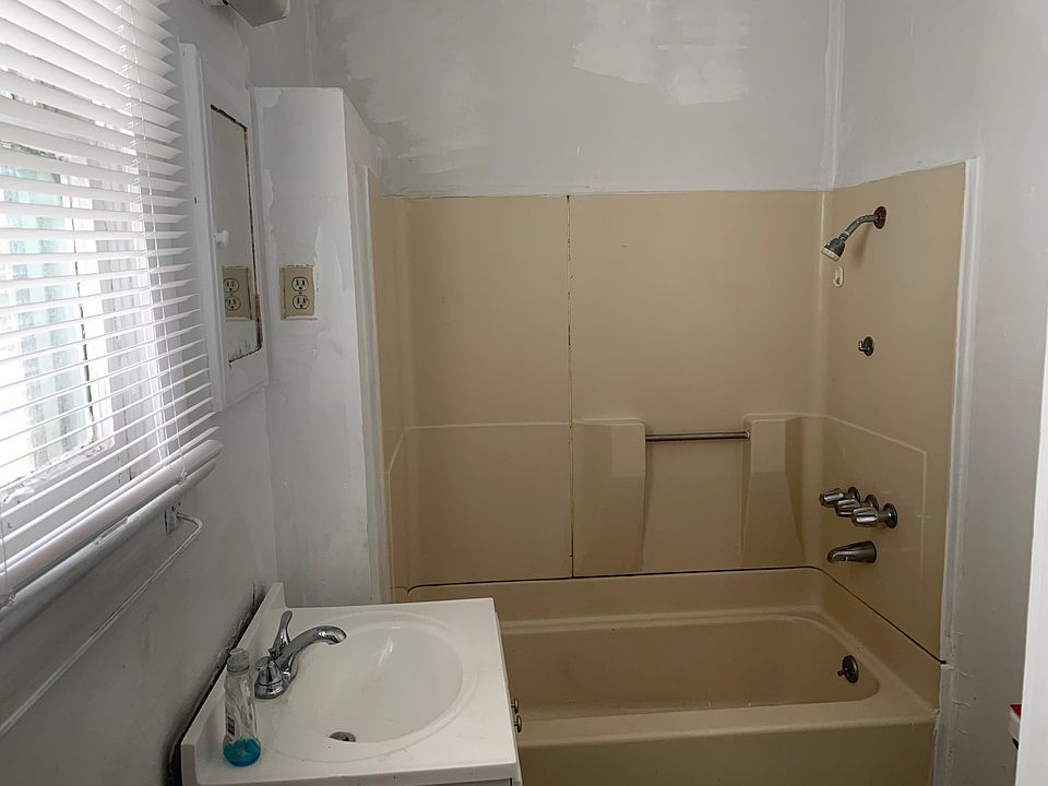 2nd image of 314 Daisy Ave