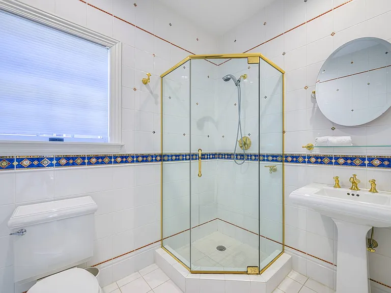 817 Dune Rd — Photo 16
