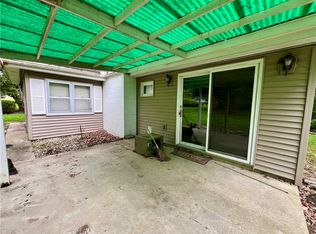 509 Lakeshore Dr, Oakland, IL 61943