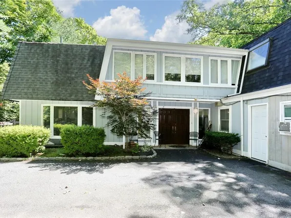 3 Emerald Drive, Pomona, NY 10970