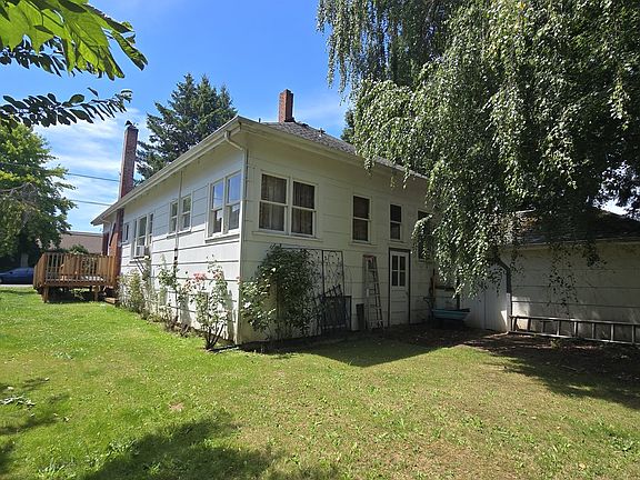 5th image of 885 NE 3rd St