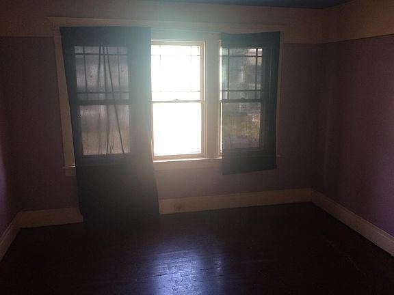 5th image of 287 E Delavan Ave