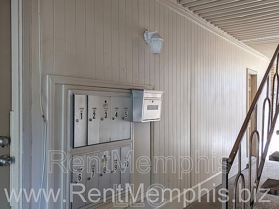 4th image of 358 E Parkway N APT 2