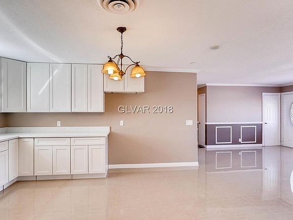 3rd image of 7715 Firethorn Ln