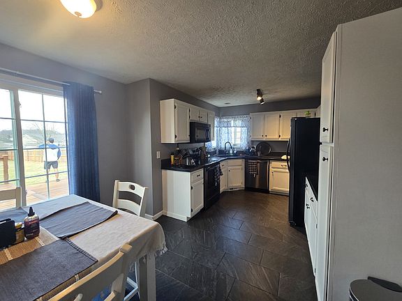3rd image of 4024 Challis Dr