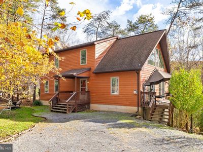 575 Creekview Ln, Berkeley Springs, WV 25411