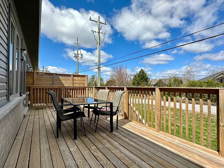 17 Lakewood Cres #3 — Photo 19