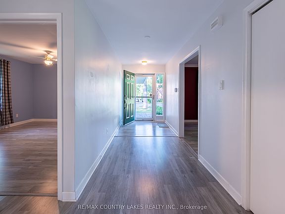 5th image of 94 Laidlaw St N
