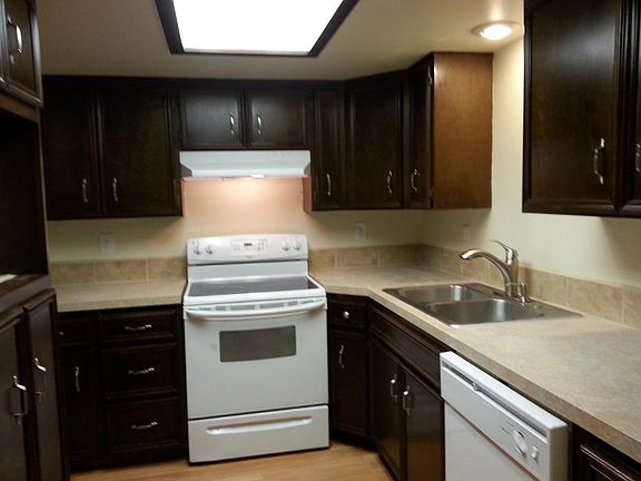 3rd image of 8415 Edgewater Dr SW