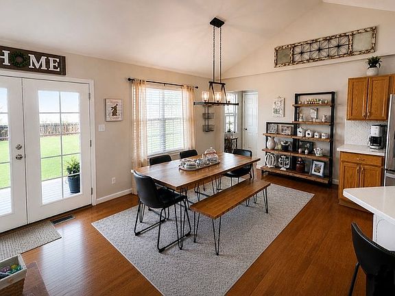 3rd image of 14069 Cottonwood Cir